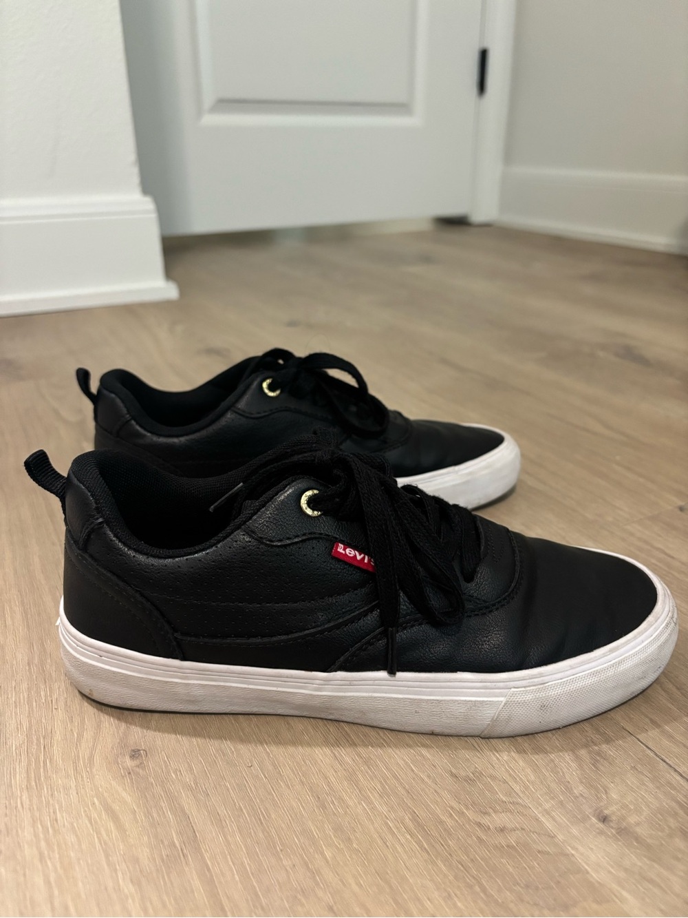 Levi's Black Low-Top Sneakers with White Sole